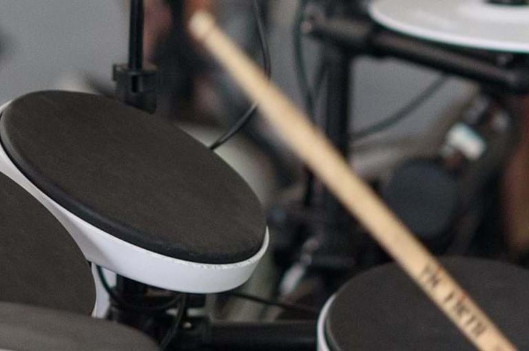 Drumming Header 2