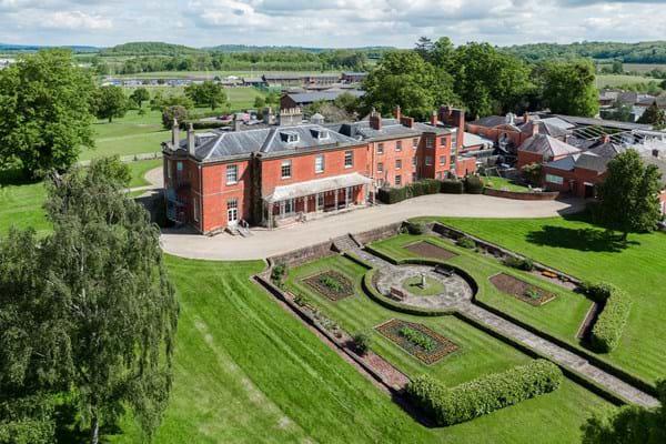 Hartpury-House-Garden